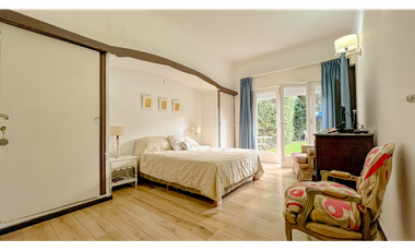Chalet de estilo ingles. Zona Güemes residencial.