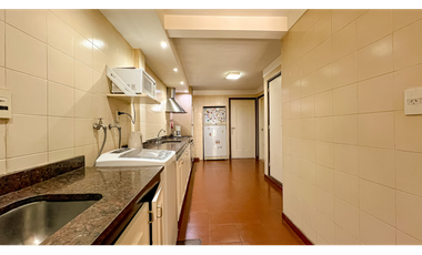 Chalet de estilo ingles. Zona Güemes residencial.