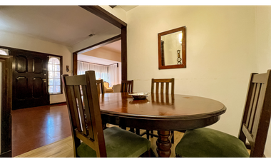 Chalet de estilo ingles. Zona Güemes residencial.