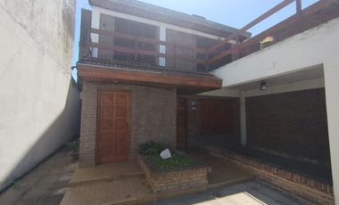 Chalet en venta en Bernal Oeste