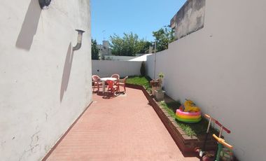 Chalet en venta en Bernal Oeste