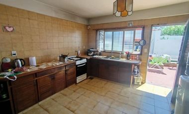 Chalet en venta en Bernal Oeste