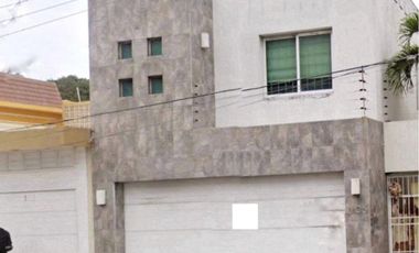 Casa en Salvador Diaz Miron, enfrente de plaza portal, Veracruz