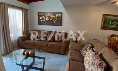 Casa remodelada en renta - (3)