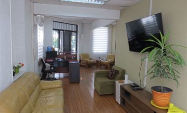 Casa en Venta en Valenzuela Castillo N° 1200