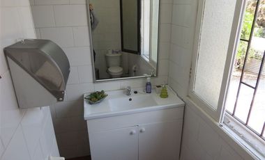 Casa en Venta en Valenzuela Castillo N° 1200