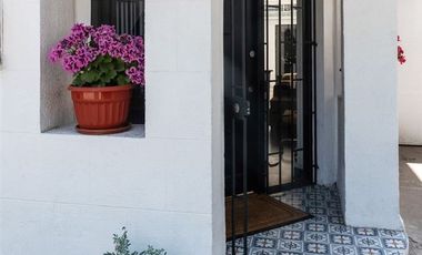 Casa en Venta en Valenzuela Castillo N° 1200