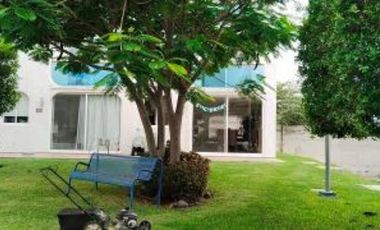 PRECIOSA CASA EN FRACCIONAMIENTO EXCLUSIVO