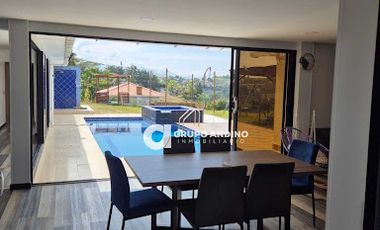 VENTA de CASA LOTE en MESA DE LOS SANTOS