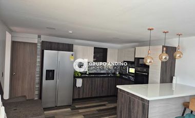 VENTA de CASA LOTE en MESA DE LOS SANTOS