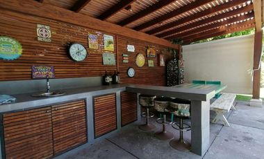 LOS TRAPENSES/  CERCANO A SANTIAGO COLLEGE