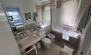 Departamento en  PB con jardín y dos suites