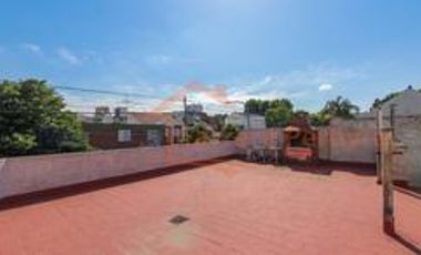 Echenagucia 900 versalles Venta de casa de 3 dormitorios con cochera