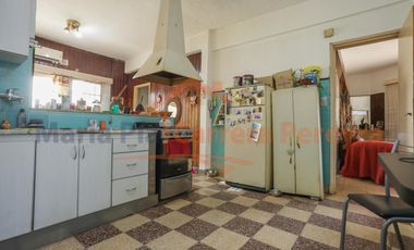 Echenagucia 900 versalles Venta de casa de 3 dormitorios con cochera