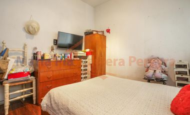 Echenagucia 900 versalles Venta de casa de 3 dormitorios con cochera