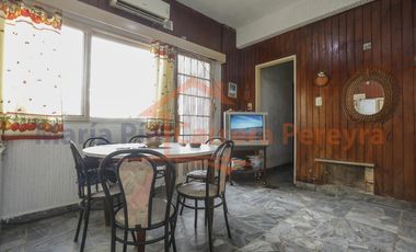 Echenagucia 900 versalles Venta de casa de 3 dormitorios con cochera