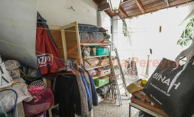 Echenagucia 900 versalles Venta de casa de 3 dormitorios con cochera