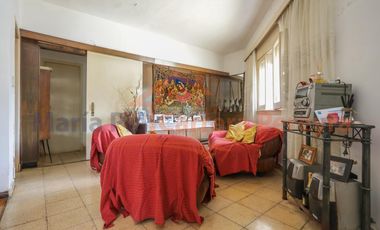 Echenagucia 900 versalles Venta de casa de 3 dormitorios con cochera