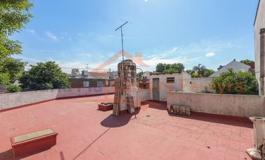 Echenagucia 900 versalles Venta de casa de 3 dormitorios con cochera