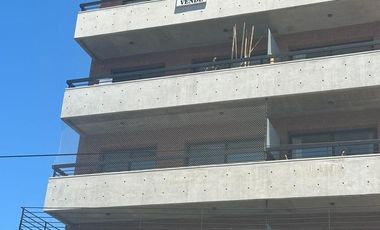 Departamento en  edificio Arricau