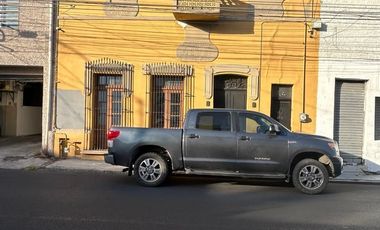 OFICINA CENTRO POR AV TAPIA EN UN EXCELENTE PUNTO