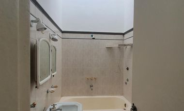 Casa en  Acevedo al 500 Lomas de Zamora