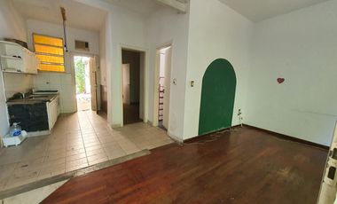 Casa en  Acevedo al 500 Lomas de Zamora