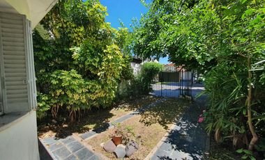 Casa en  Acevedo al 500 Lomas de Zamora