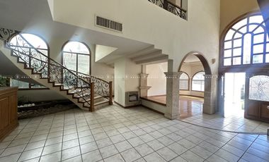 CASA EN VENTA  O RENTA EN  CLUB SAN FRANCISCO