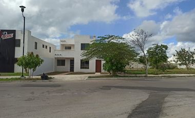 Casa en venta en avenida ideal para negocio en Las Americas, Merida Yucatan
