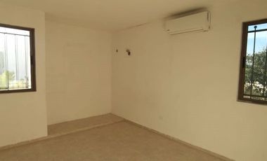 Casa en venta en avenida ideal para negocio en Las Americas, Merida Yucatan
