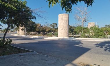 Casa en venta en avenida ideal para negocio en Las Americas, Merida Yucatan