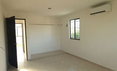 Casa en venta en avenida ideal para negocio en Las Americas, Merida Yucatan