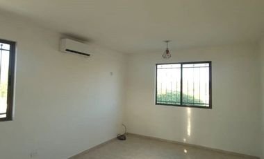 Casa en venta en avenida ideal para negocio en Las Americas, Merida Yucatan