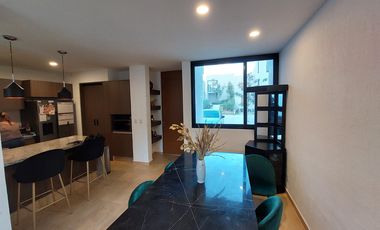 CASA DE ALONDRA CON HAB. EN PB ALTOS JURIQUILLA E1