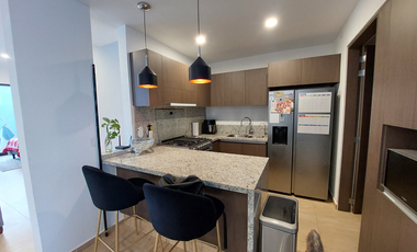 CASA DE ALONDRA CON HAB. EN PB ALTOS JURIQUILLA E1