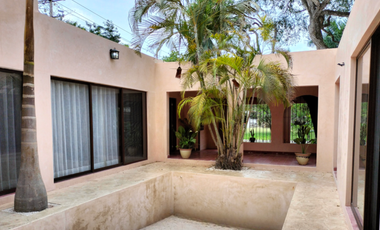La Casa  del Árbol Club de Golf La Ceiba Recién Remodelada .