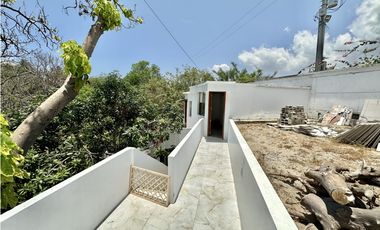 VENTA CASA CON PLAYA SEMI-PRIVADA & VISTA AL MAR EN PRIMERA LINEA