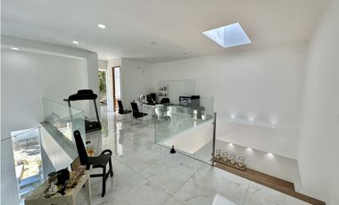 VENTA CASA CON PLAYA SEMI-PRIVADA & VISTA AL MAR EN PRIMERA LINEA