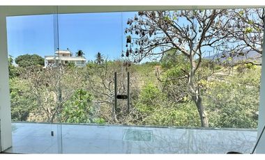 VENTA CASA CON PLAYA SEMI-PRIVADA & VISTA AL MAR EN PRIMERA LINEA