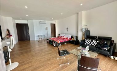 VENTA CASA CON PLAYA SEMI-PRIVADA & VISTA AL MAR EN PRIMERA LINEA