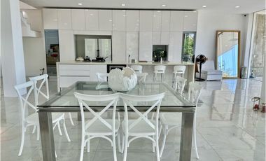 VENTA CASA CON PLAYA SEMI-PRIVADA & VISTA AL MAR EN PRIMERA LINEA