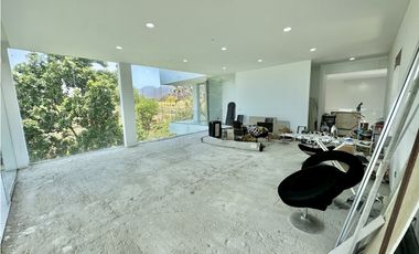 VENTA CASA CON PLAYA SEMI-PRIVADA & VISTA AL MAR EN PRIMERA LINEA