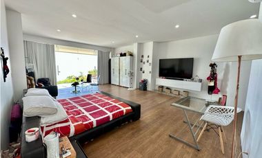 VENTA CASA CON PLAYA SEMI-PRIVADA & VISTA AL MAR EN PRIMERA LINEA