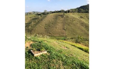 Vendo casa en Yolombó Vda. La Reina parcelación cerrada