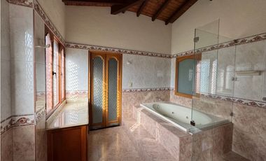 SE VENDE FINCA O LOTE PARA DESARROLLO DE PROYECTO URBANSTICO LA CEJA