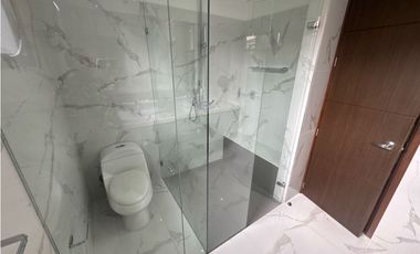SE VENDE O SE RENTA CASA EN UNIDAD CERRADA EN LA CEJA INMUEBLE DE LUJO
