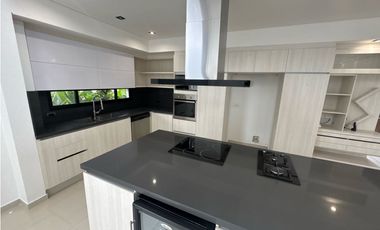 SE VENDE O SE RENTA CASA EN UNIDAD CERRADA EN LA CEJA INMUEBLE DE LUJO