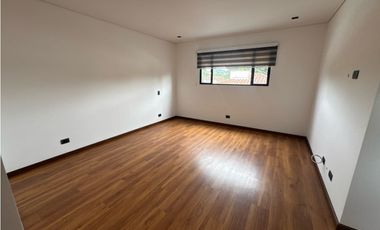 SE VENDE O SE RENTA CASA EN UNIDAD CERRADA EN LA CEJA INMUEBLE DE LUJO