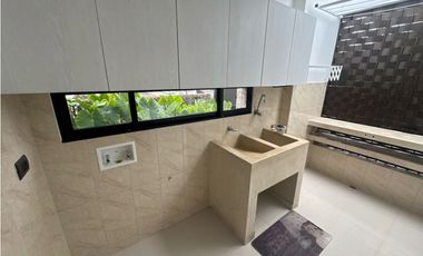 SE VENDE O SE RENTA CASA EN UNIDAD CERRADA EN LA CEJA INMUEBLE DE LUJO